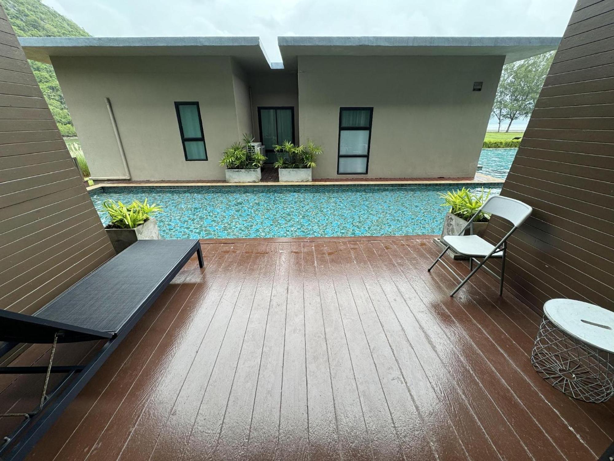 La Isla Pranburi Beach Resort Sam Roi Yot Exterior photo