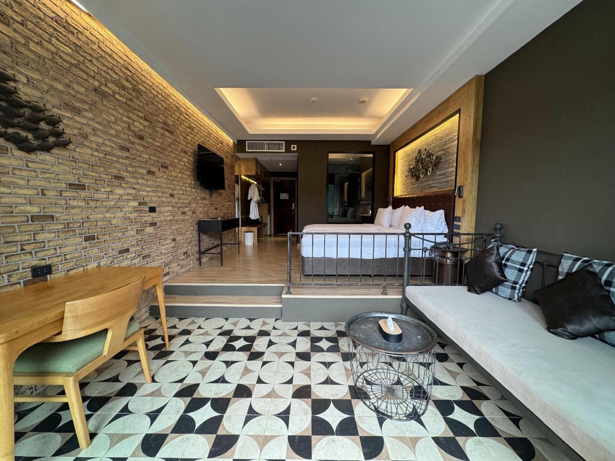 La Isla Pranburi Beach Resort Sam Roi Yot Exterior photo