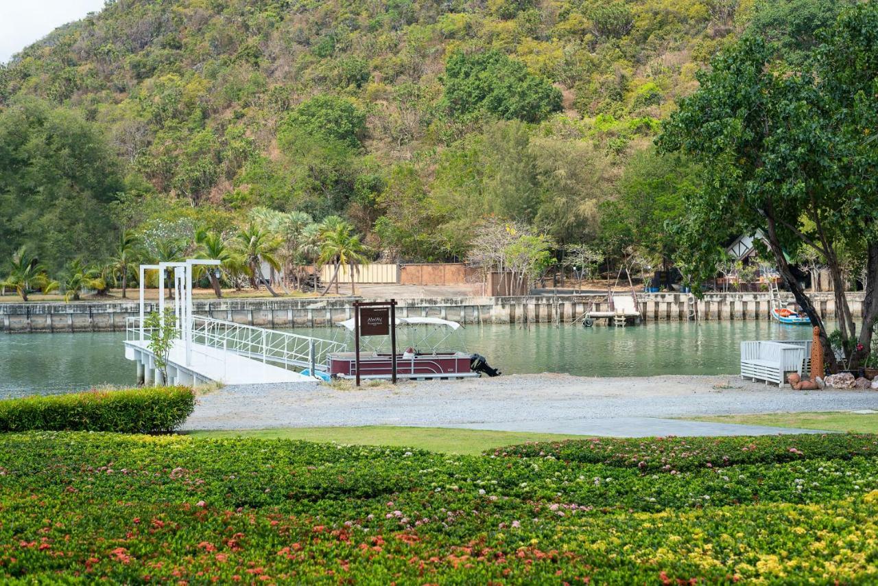 La Isla Pranburi Beach Resort Sam Roi Yot Exterior photo