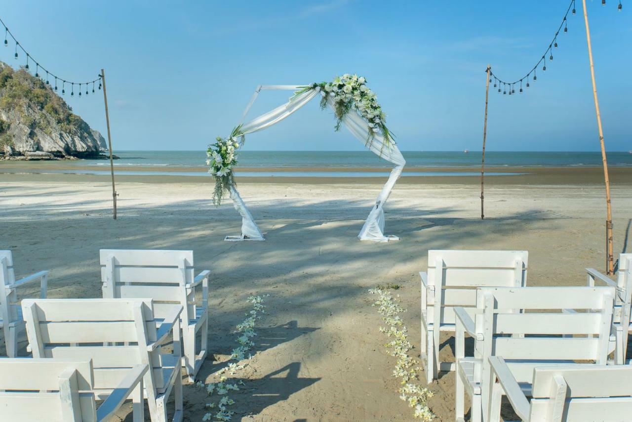 La Isla Pranburi Beach Resort Sam Roi Yot Exterior photo