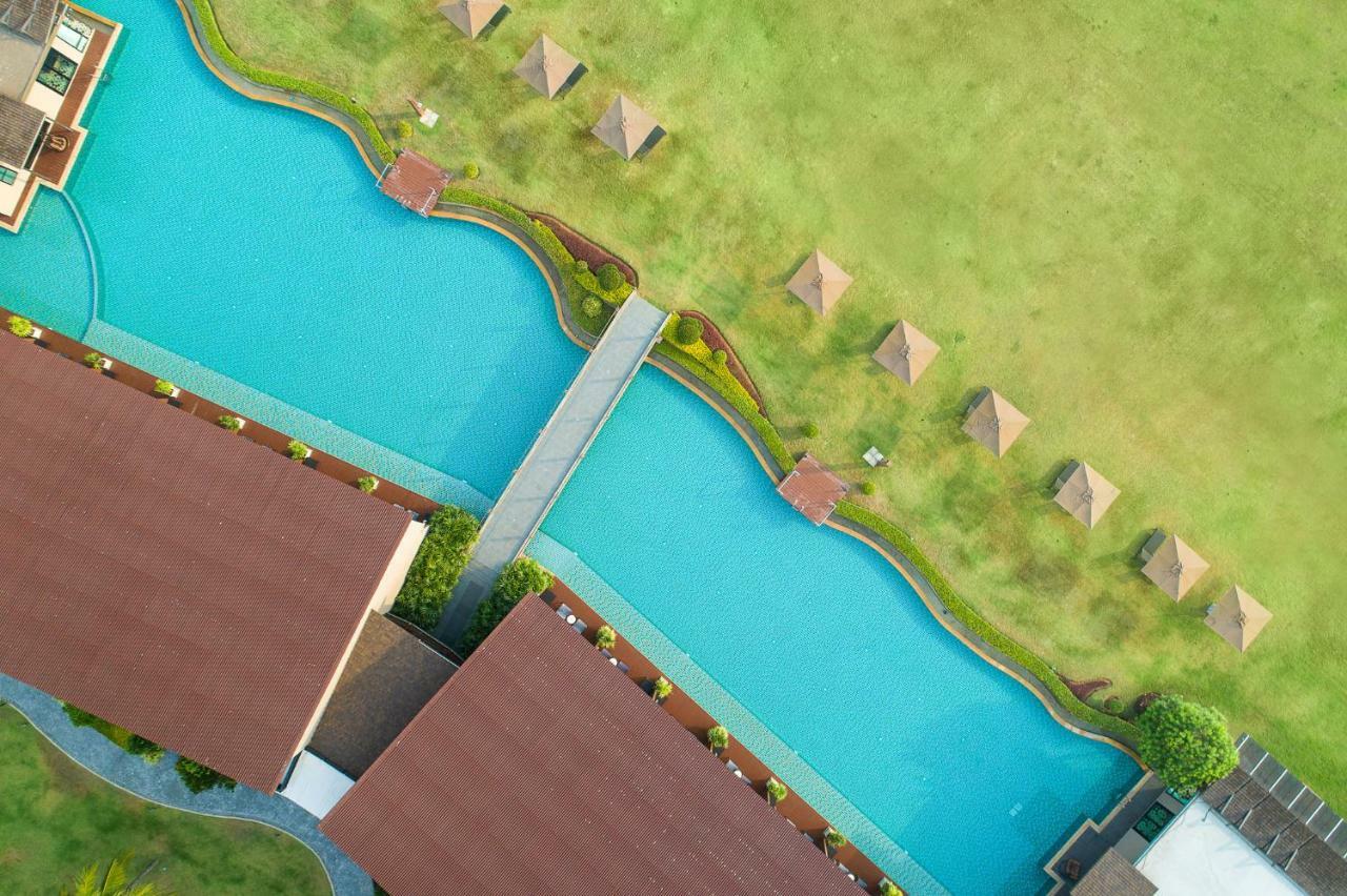 La Isla Pranburi Beach Resort Sam Roi Yot Exterior photo