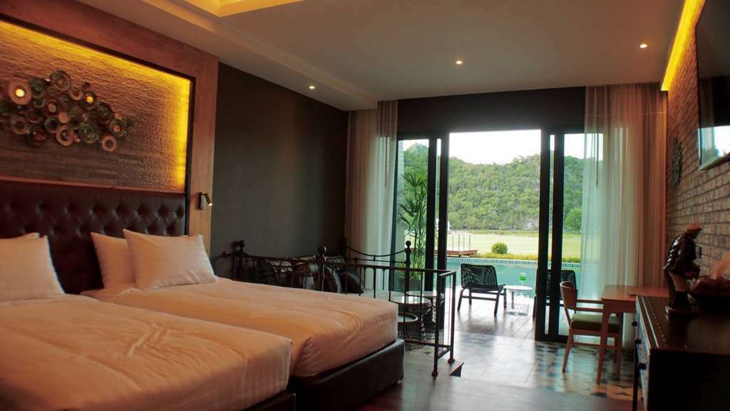 La Isla Pranburi Beach Resort Sam Roi Yot Room photo