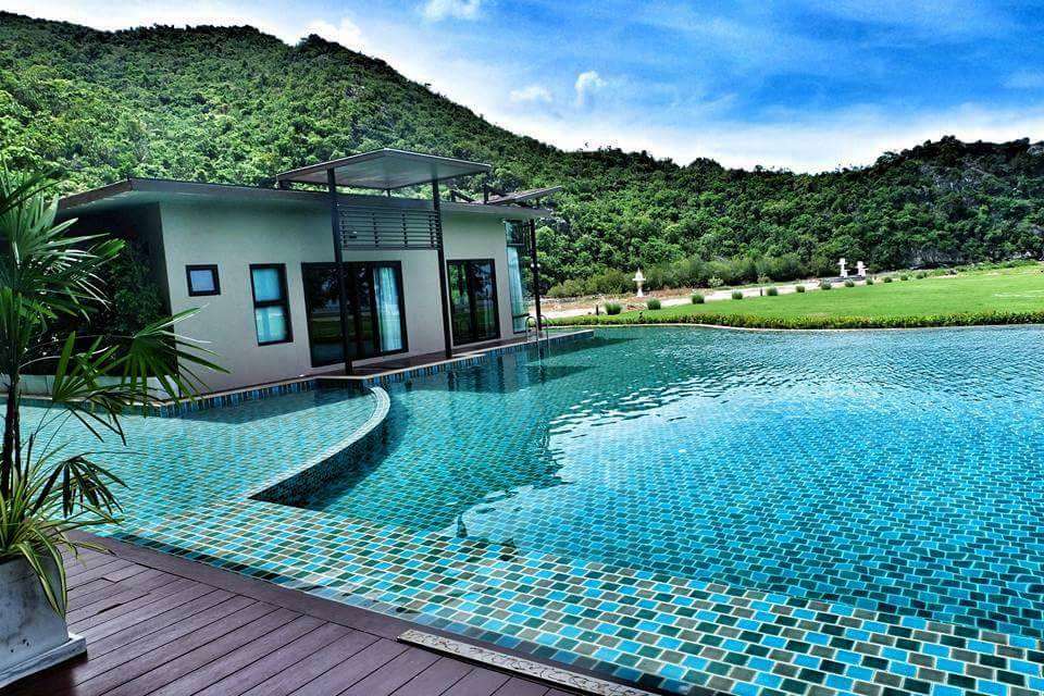 La Isla Pranburi Beach Resort Sam Roi Yot Exterior photo