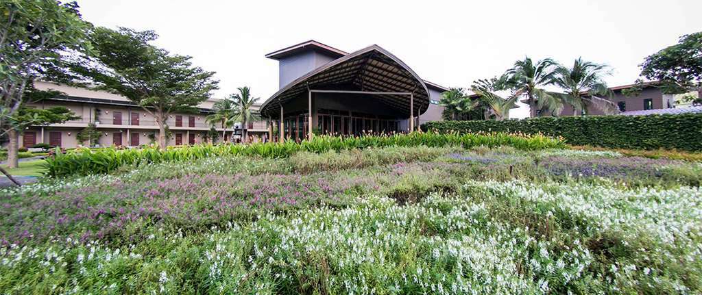 La Isla Pranburi Beach Resort Sam Roi Yot Exterior photo
